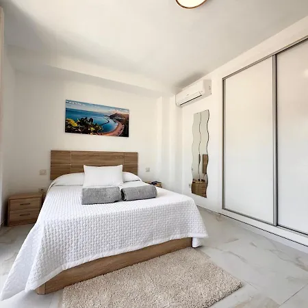 Modern Townhouse With Pool Access فيلة