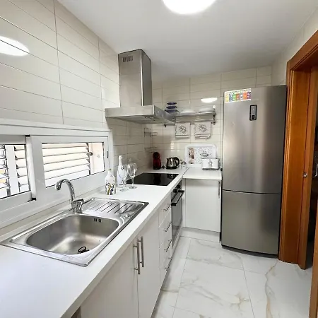 Modern Townhouse With Pool Access Villa *